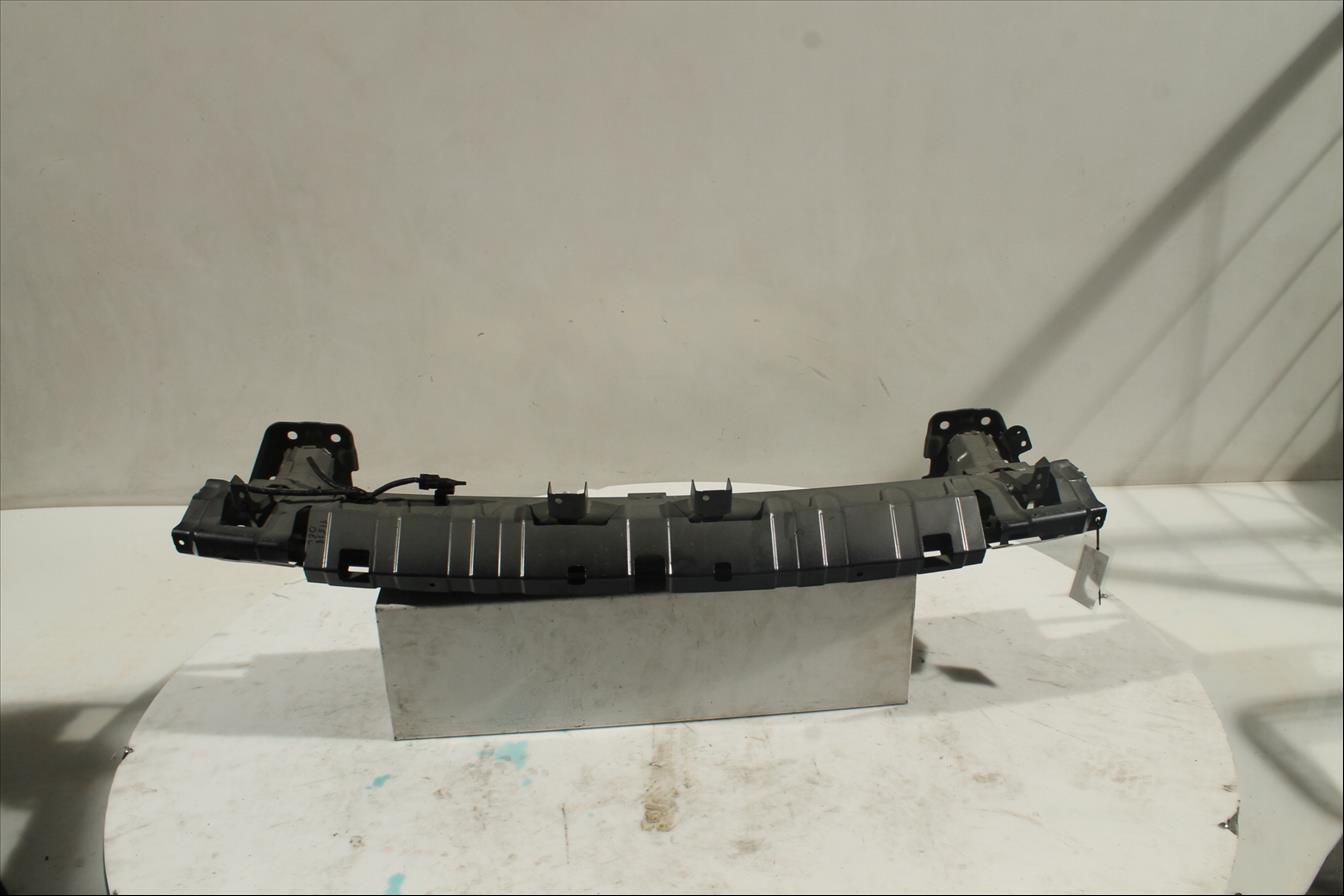 Traviesa paragolpes Del.