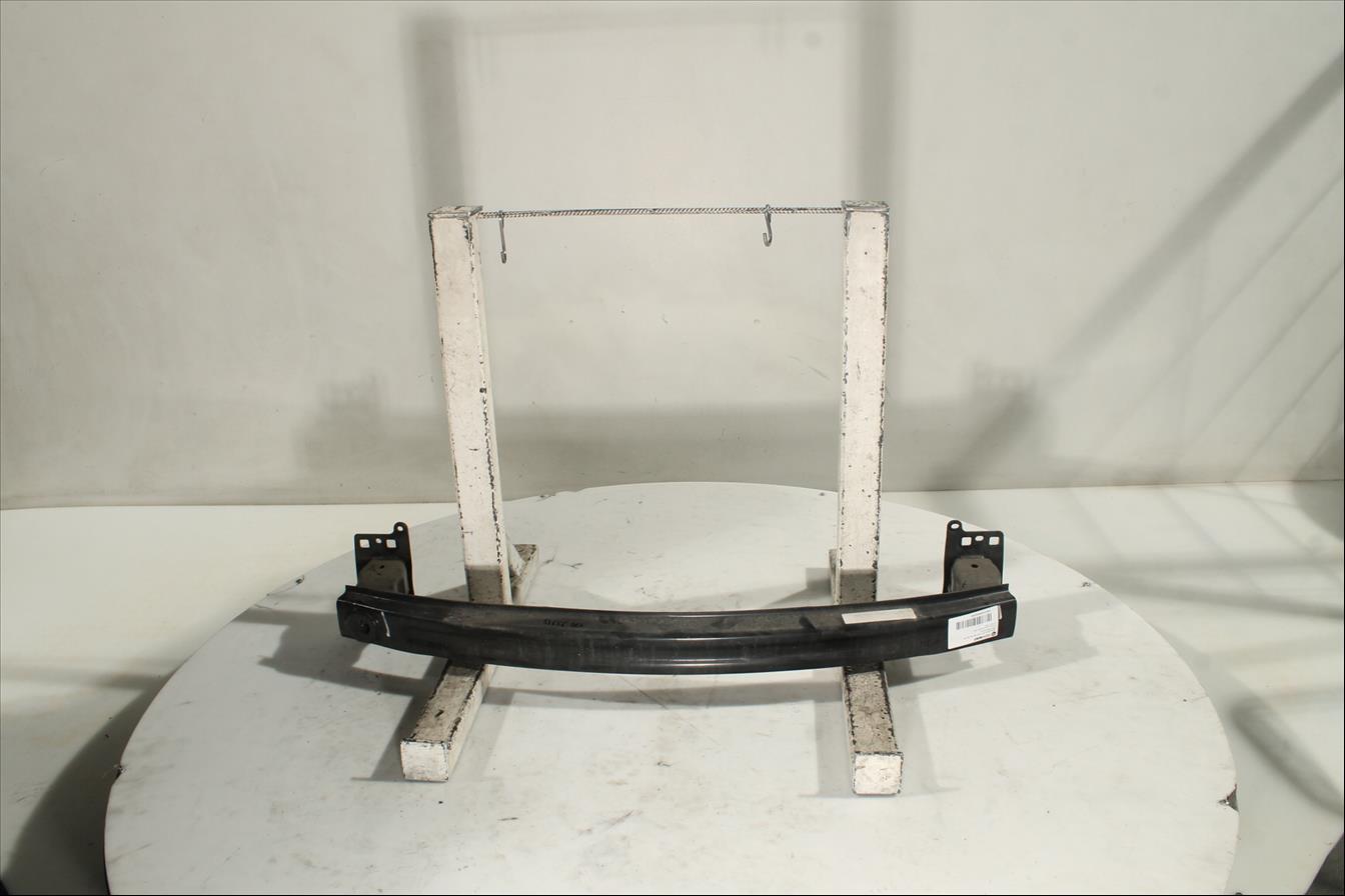 Traviesa paragolpes Del.