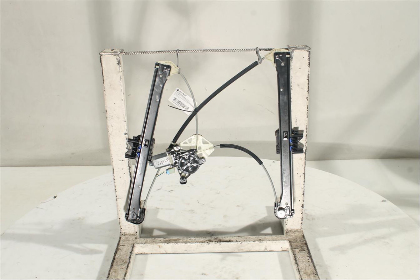 Elevalunas eléctrico puerta Tra. Der.
