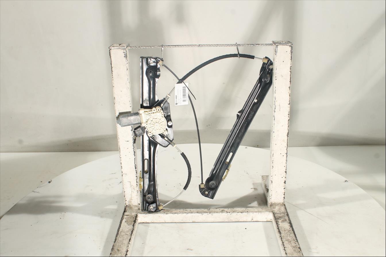 Elevalunas eléctrico puerta Del. Der.