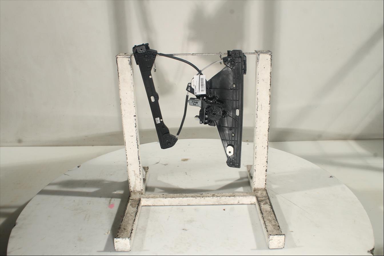 Elevalunas eléctrico puerta Del. Izq.