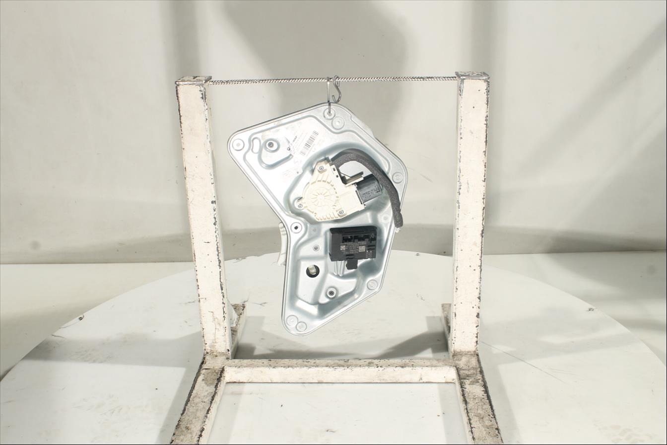 Elevalunas eléctrico puerta Tra. Der.