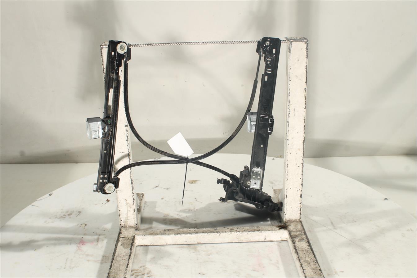 Elevalunas eléctrico puerta Del. Der.