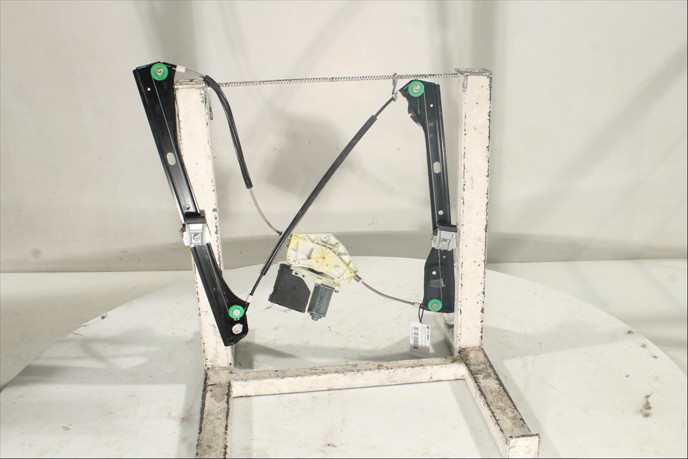 Elevalunas eléctrico puerta Del. Der.