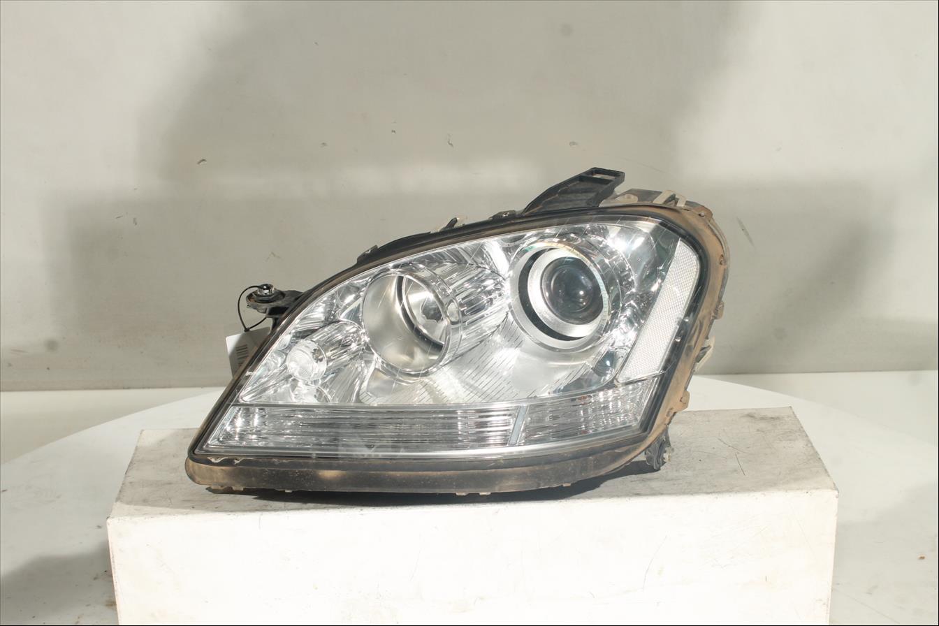 Faro Izq.