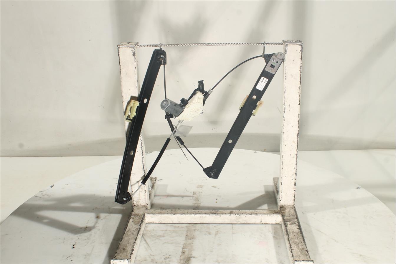 Elevalunas eléctrico puerta Del. Der.