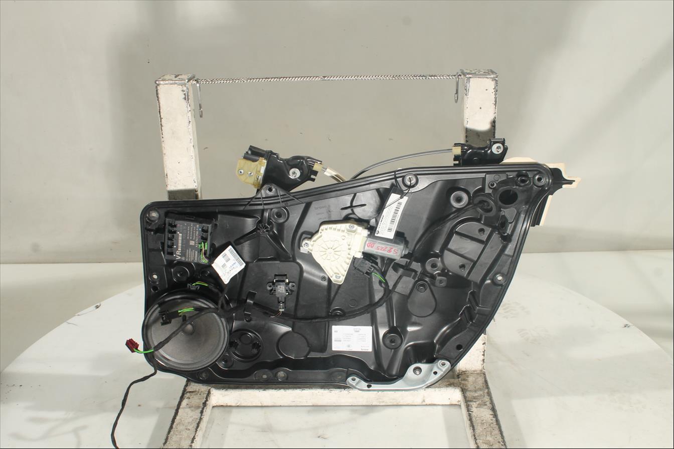 Elevalunas eléctrico puerta Del. Der.