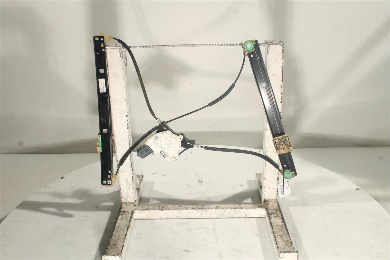 Elevalunas eléctrico puerta Del. Der.