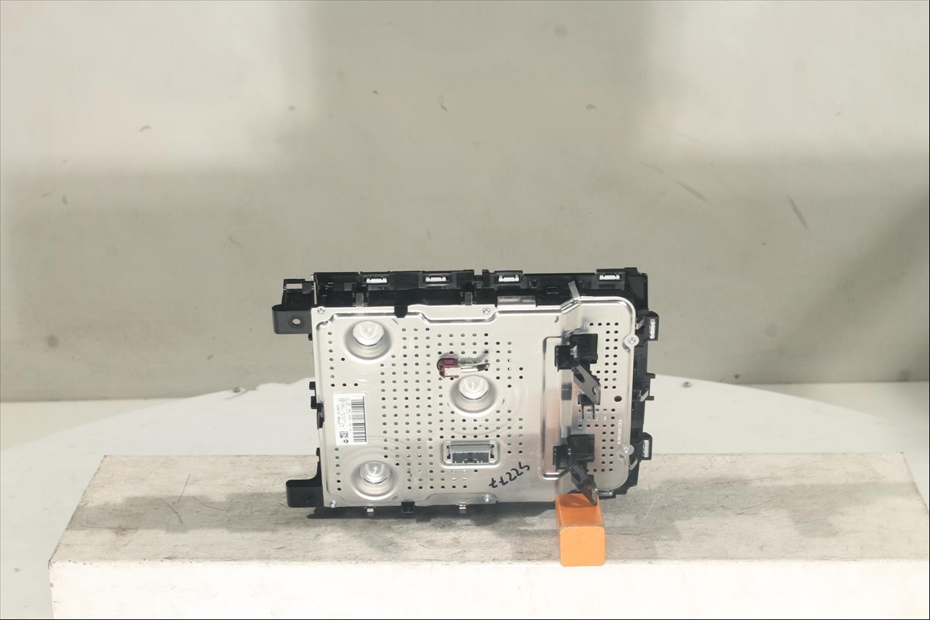 Display multimedia