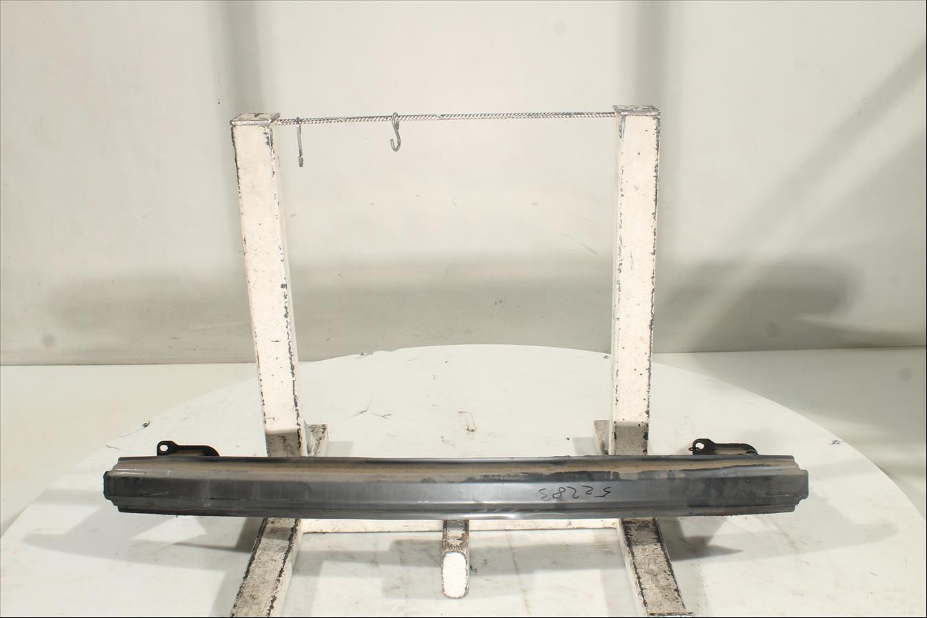Traviesa paragolpes Tra.