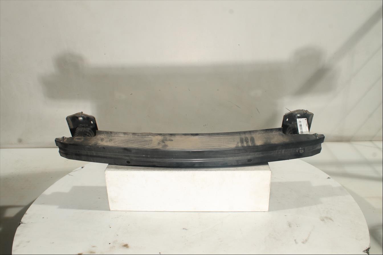 Traviesa paragolpes Tra.