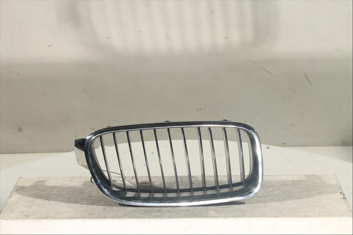 Rejilla radiador Der.