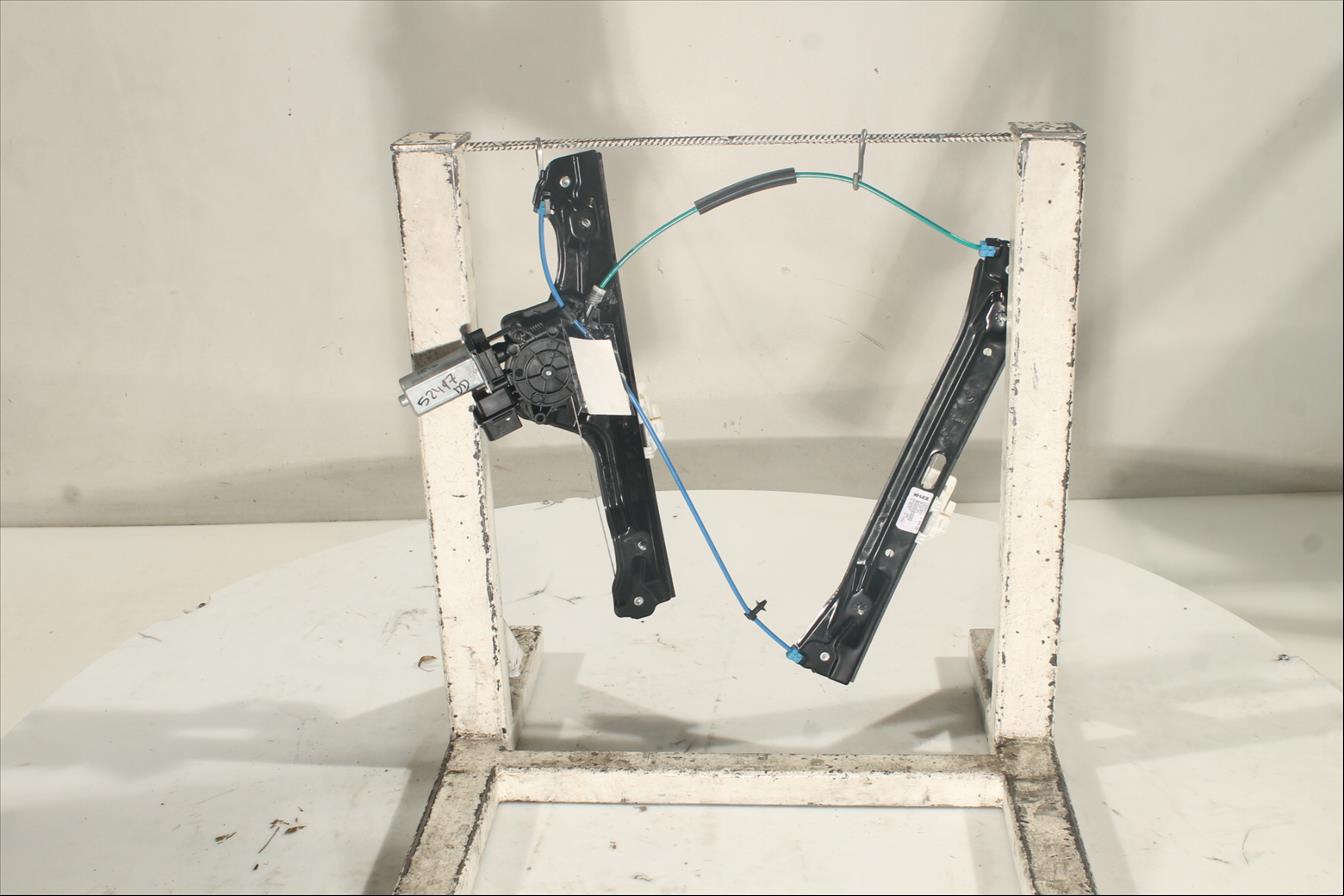 Elevalunas eléctrico puerta Del. Der.