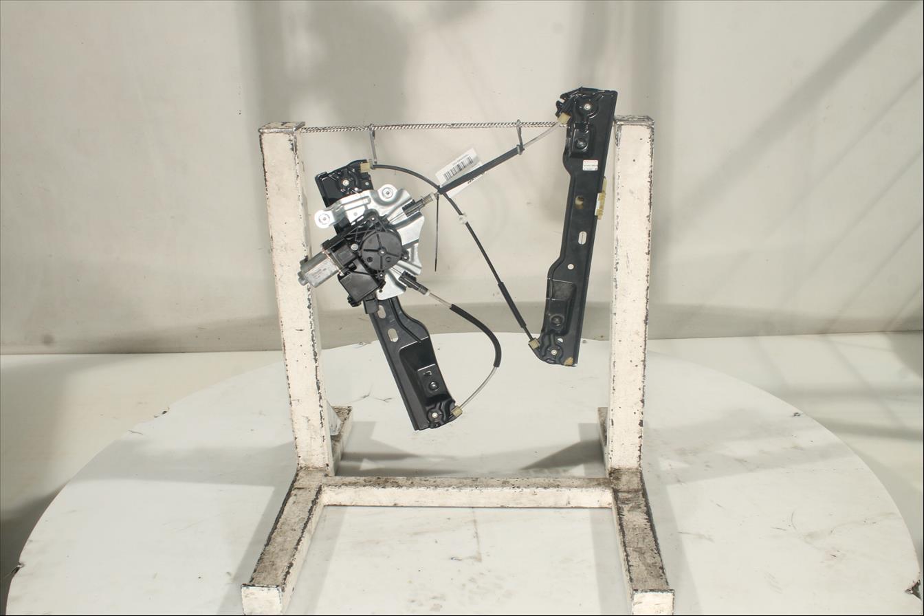 Elevalunas eléctrico puerta Del. Der.