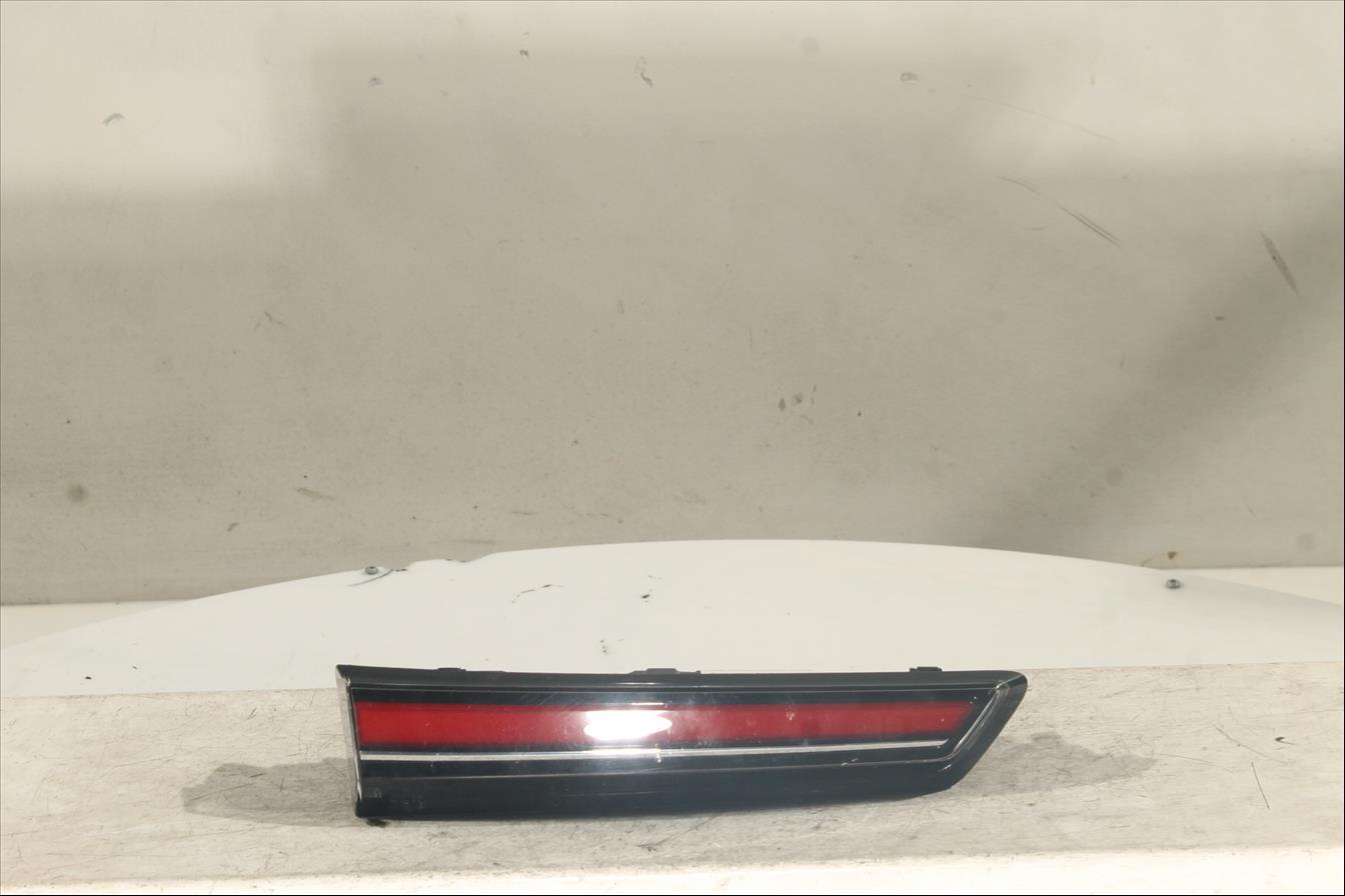 Piloto interior Tra. Izq.