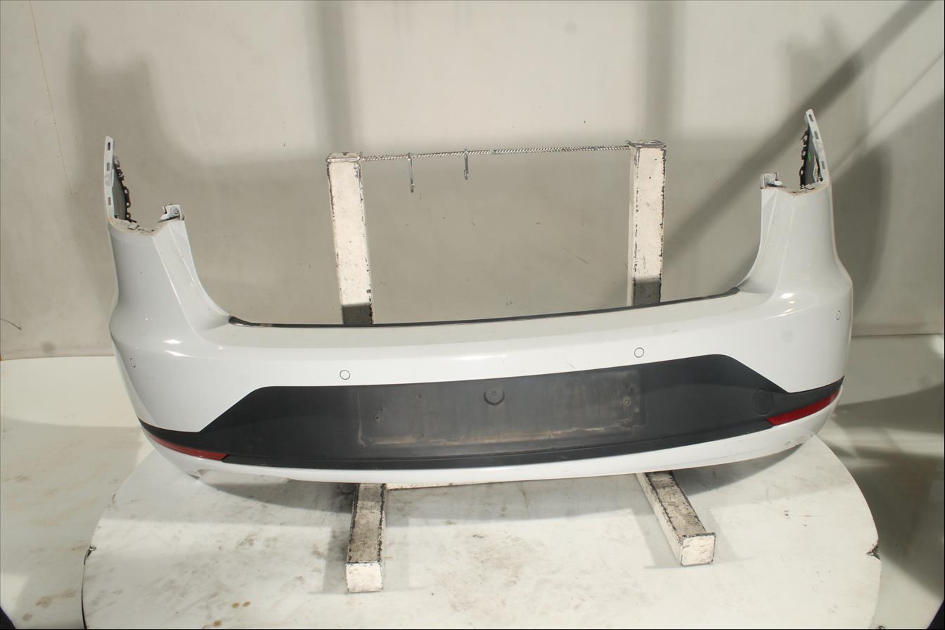 Paragolpes Tra.