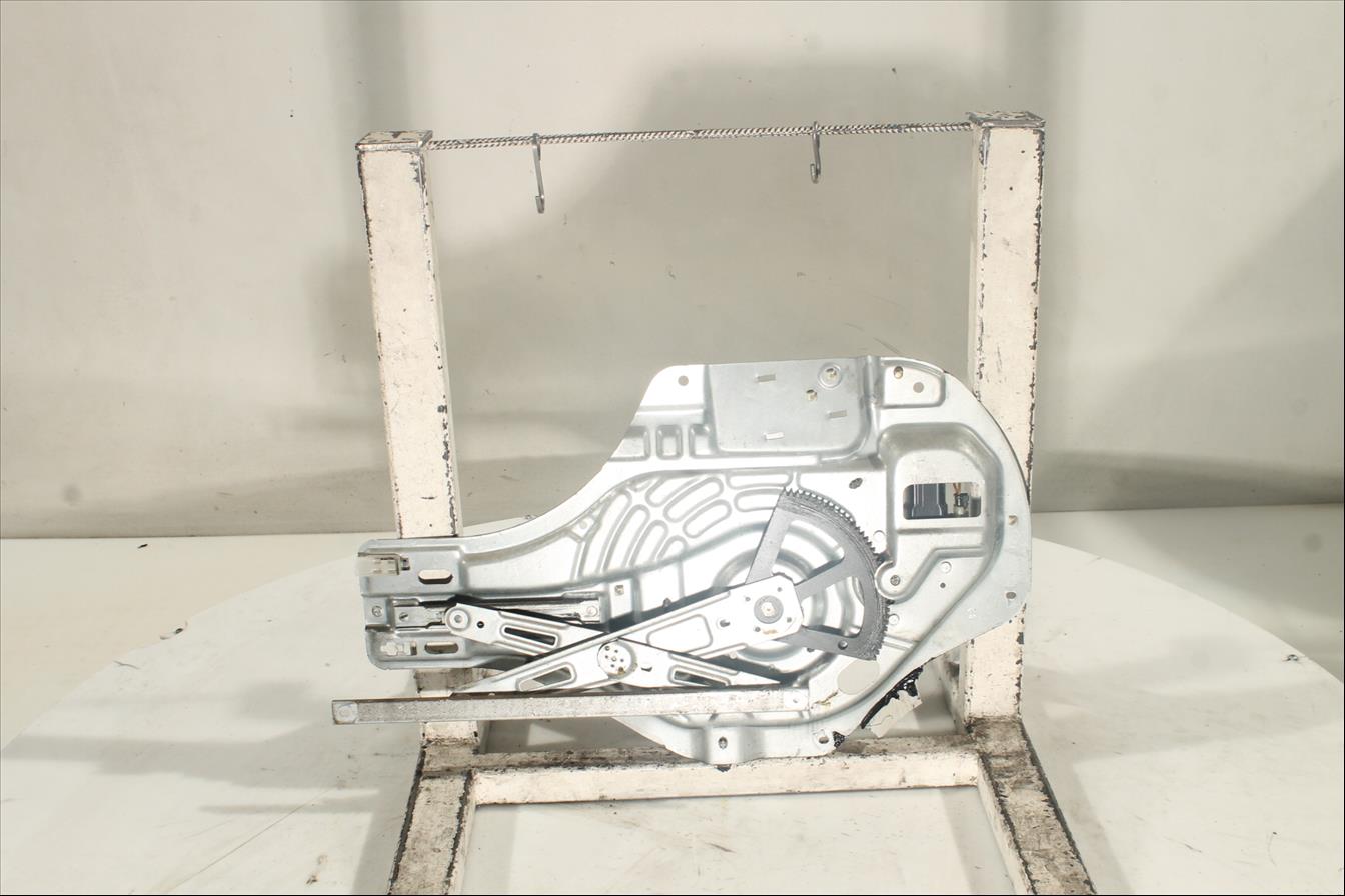 Elevalunas eléctrico puerta Del. Der.