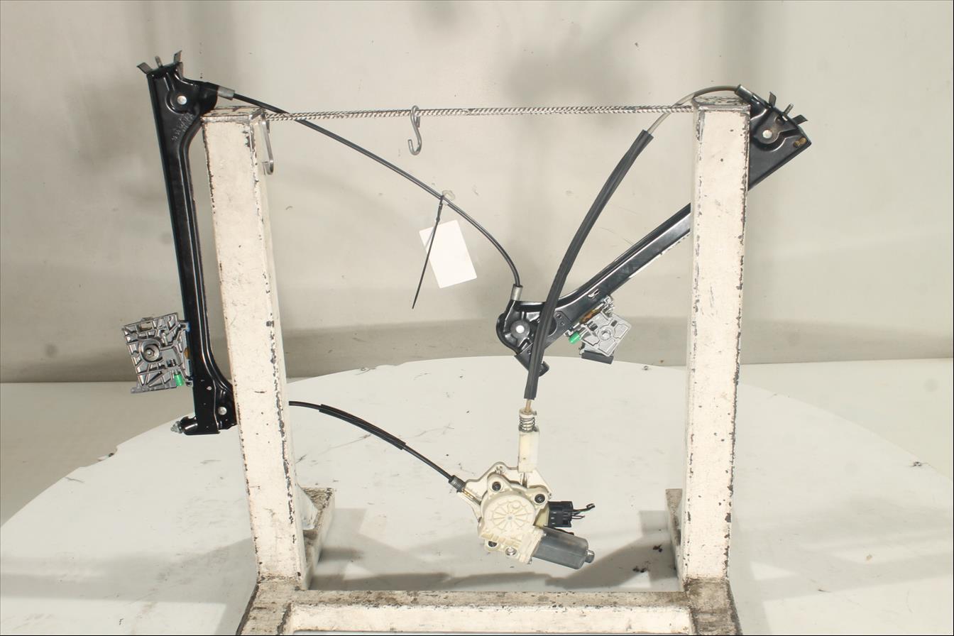 Elevalunas eléctrico puerta Del. Der.