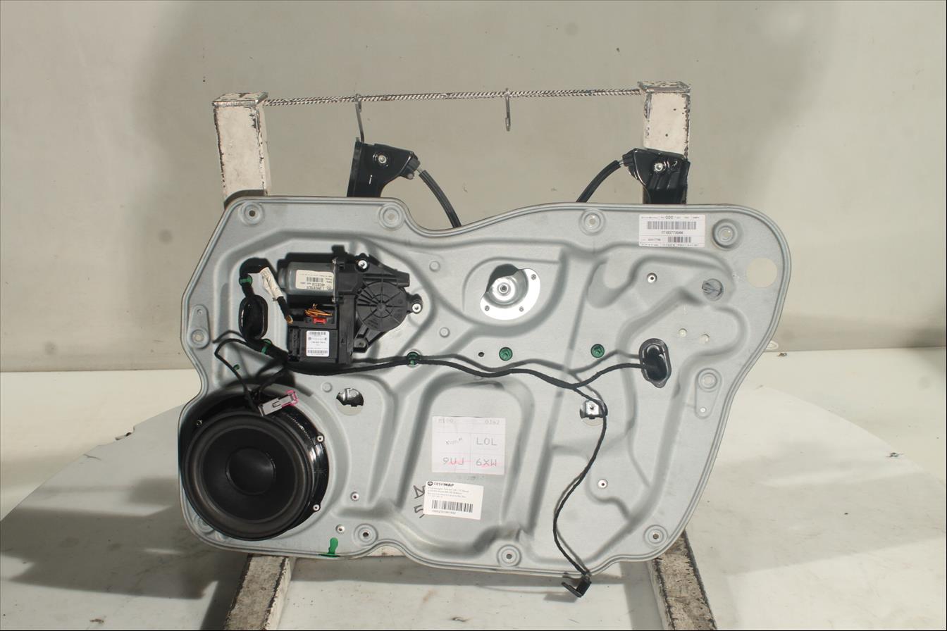 Elevalunas eléctrico puerta Del. Der.