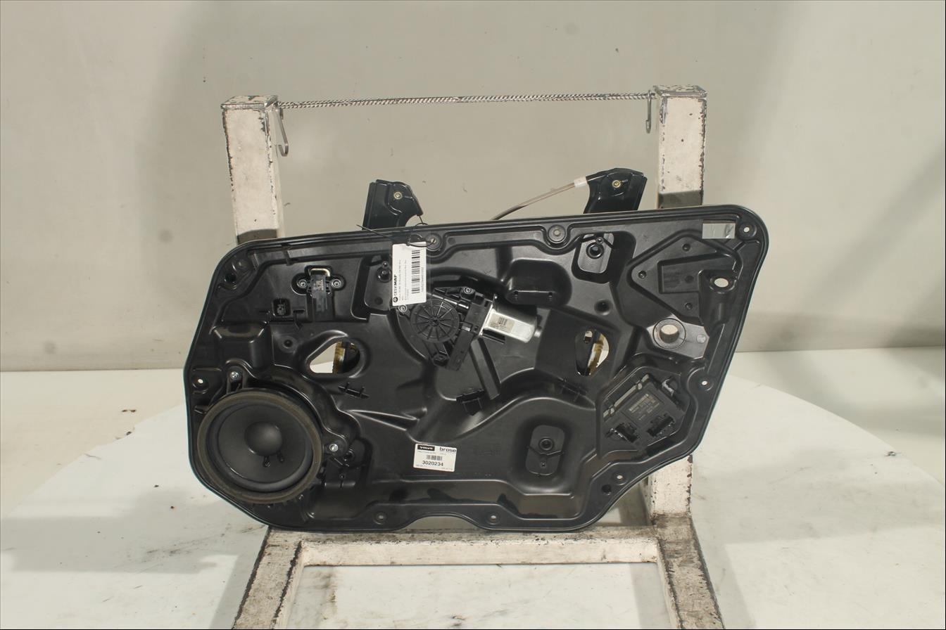 Elevalunas eléctrico puerta Del. Der.