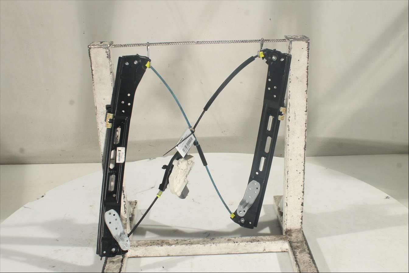 Elevalunas eléctrico puerta Del. Der.