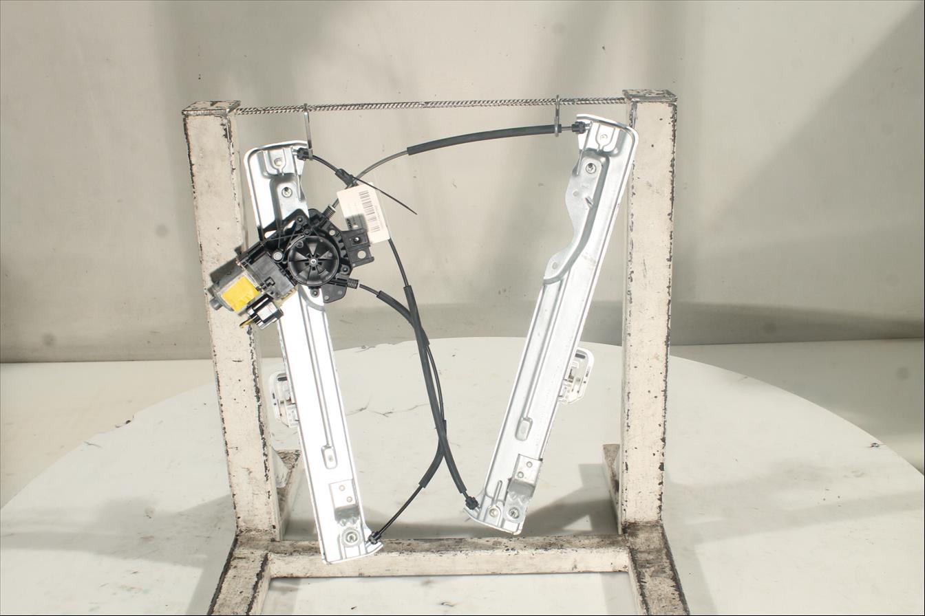 Elevalunas eléctrico puerta Del. Der.
