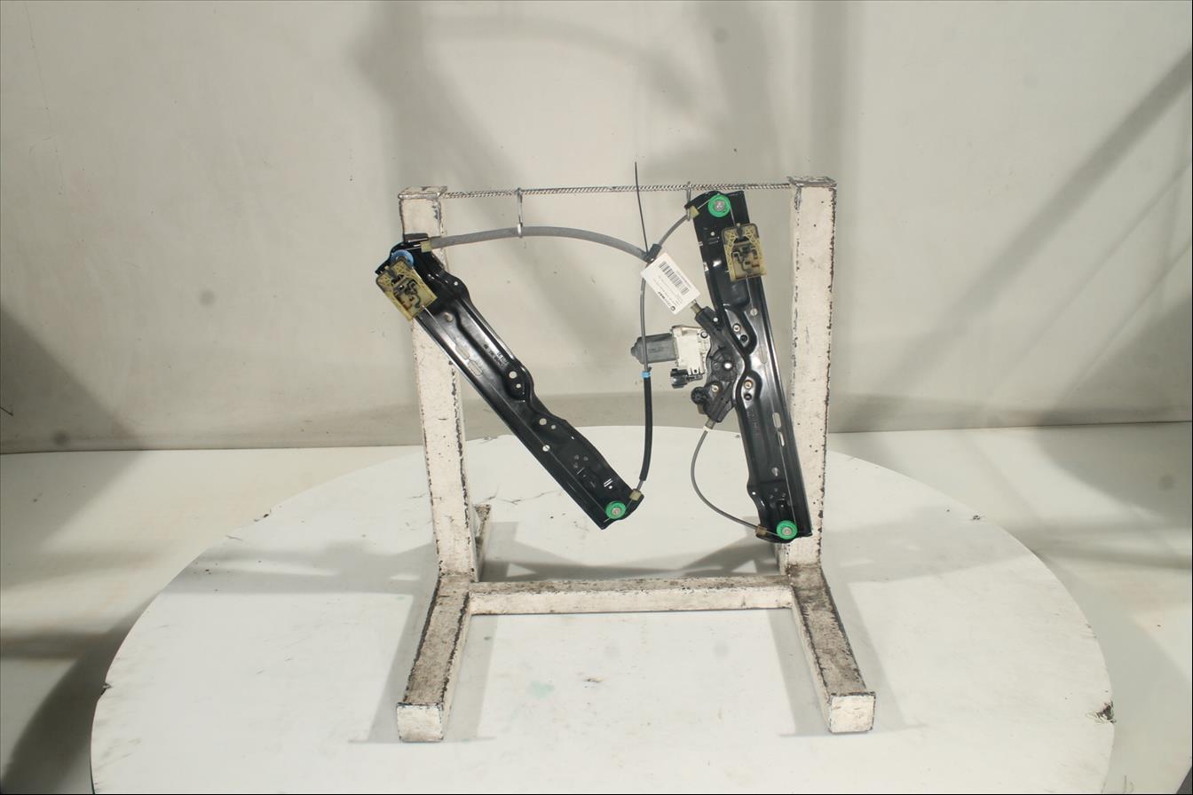 Elevalunas eléctrico puerta Del. Der.