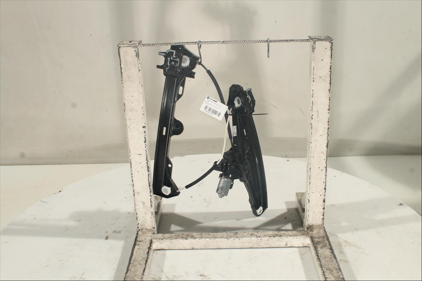 Elevalunas eléctrico puerta Del. Der.