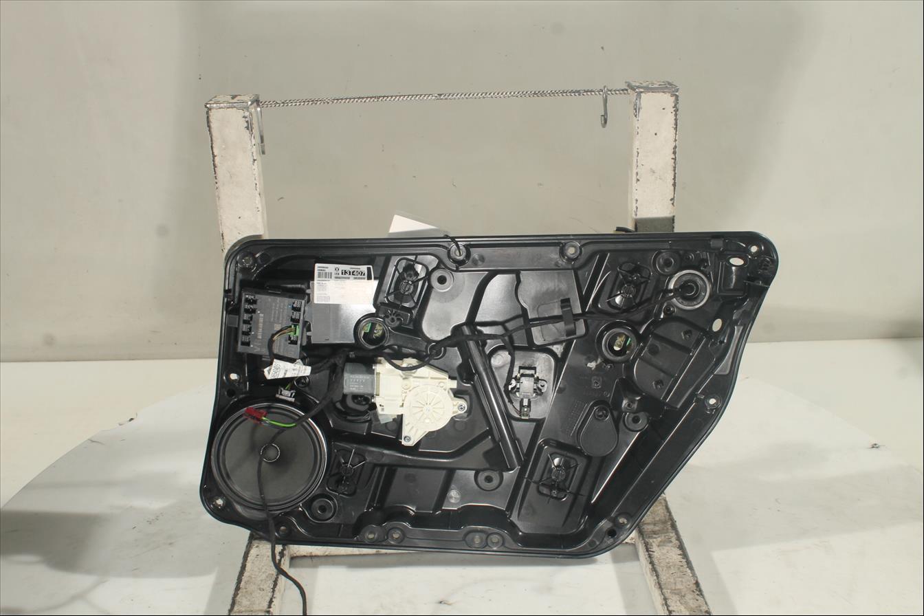 Elevalunas eléctrico puerta Del. Der.