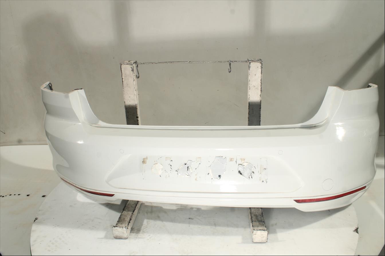 Paragolpes Tra.