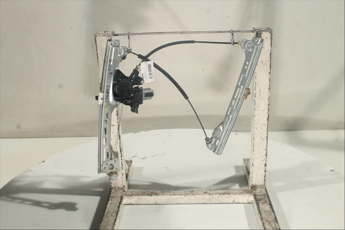 Elevalunas eléctrico puerta Del. Der.