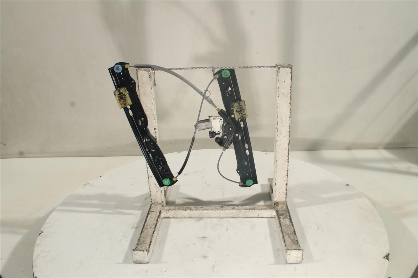 Elevalunas eléctrico puerta Del. Der.