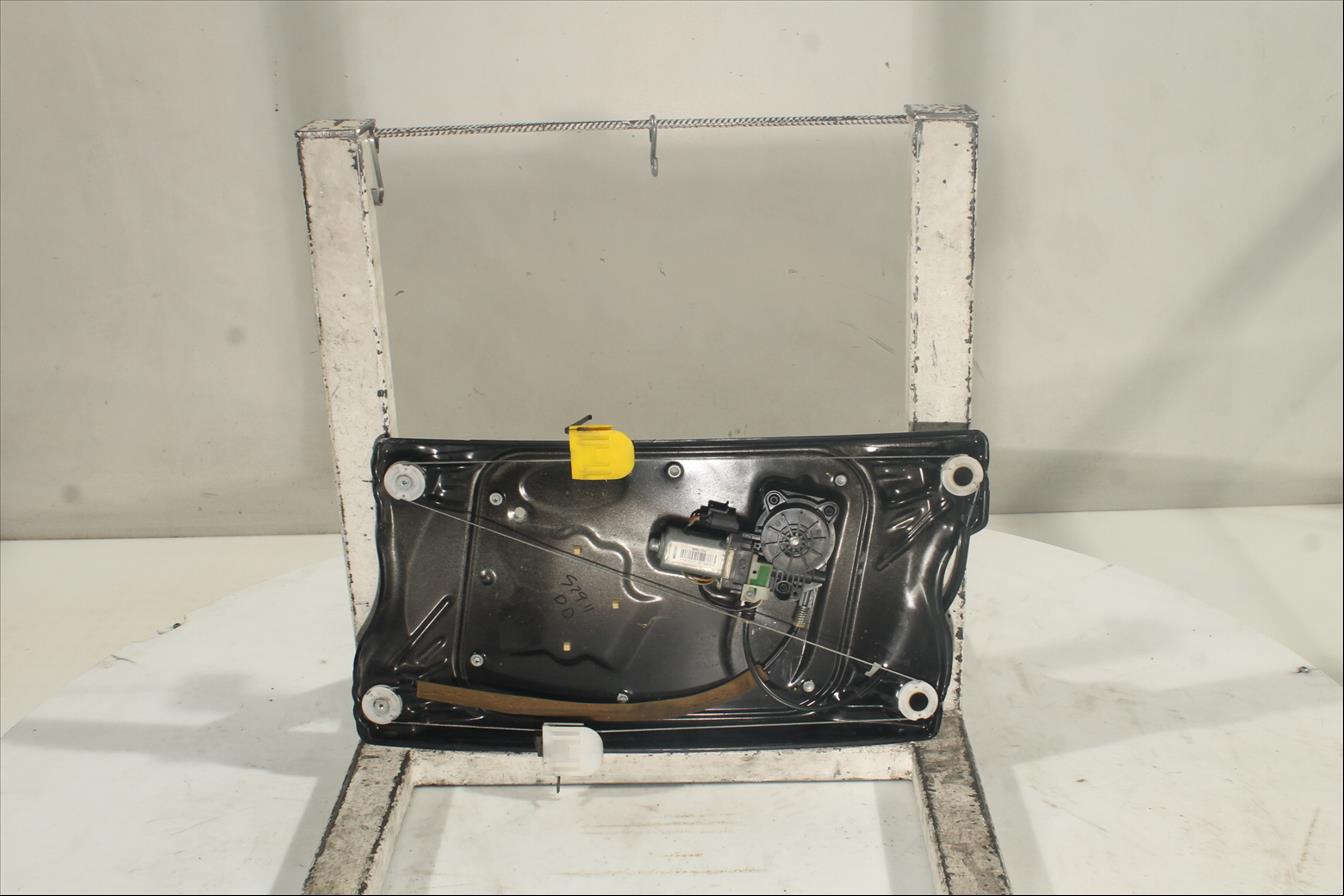 Elevalunas eléctrico puerta Del. Der.