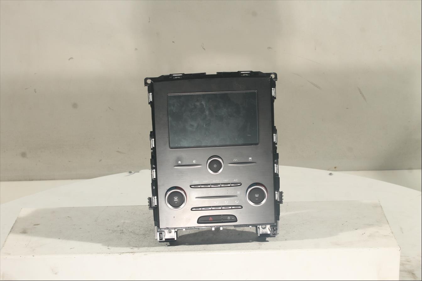 Display multimedia