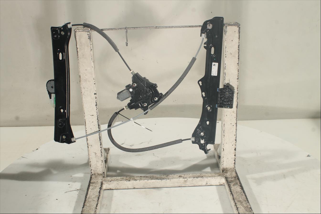 Elevalunas eléctrico puerta Del. Der.
