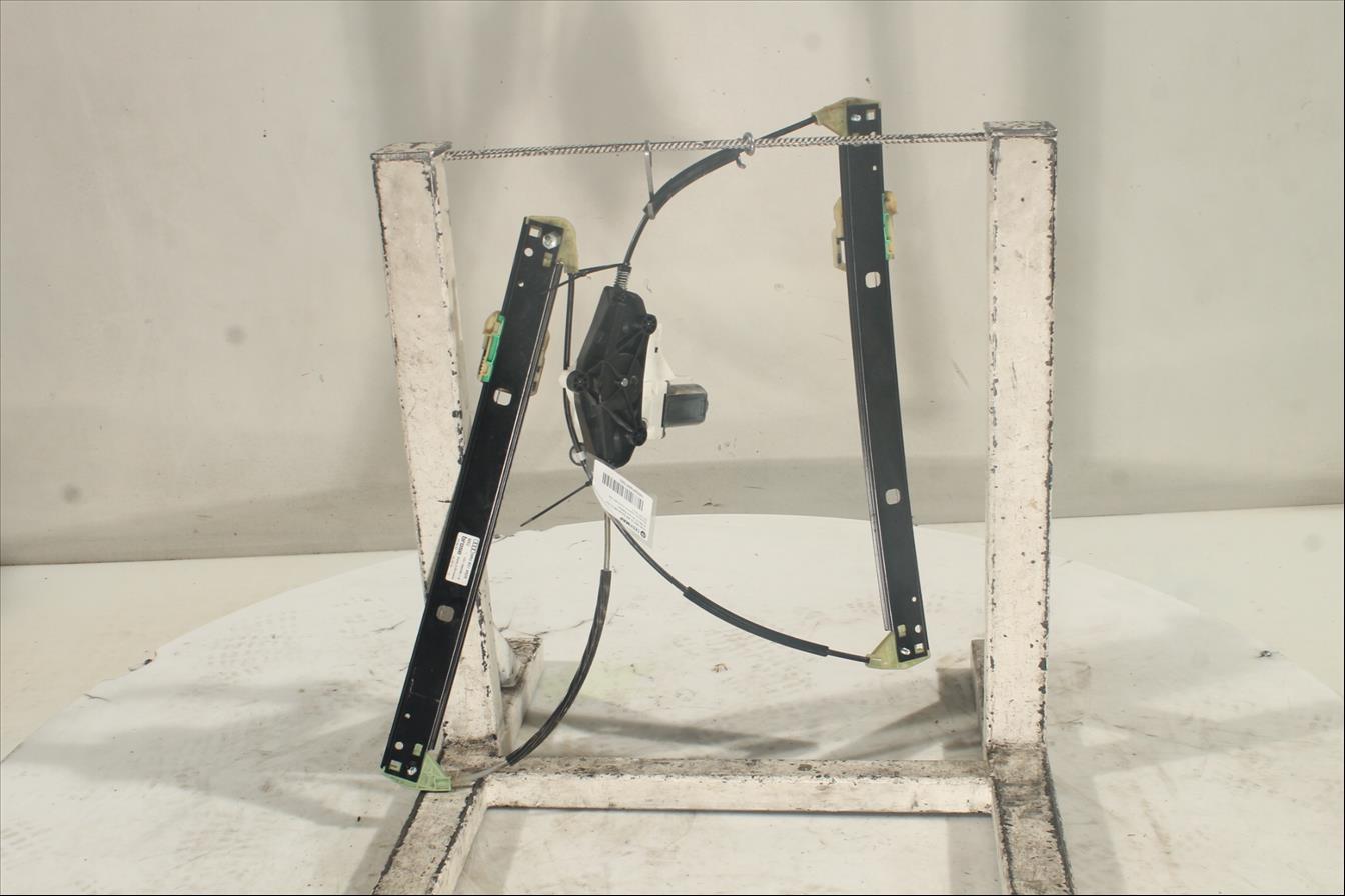 Elevalunas eléctrico puerta Del. Der.