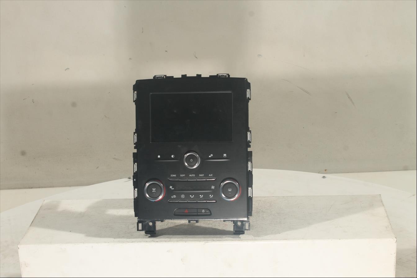 Display multimedia
