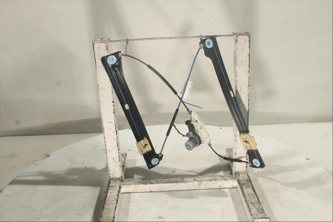Elevalunas eléctrico puerta Del. Der.
