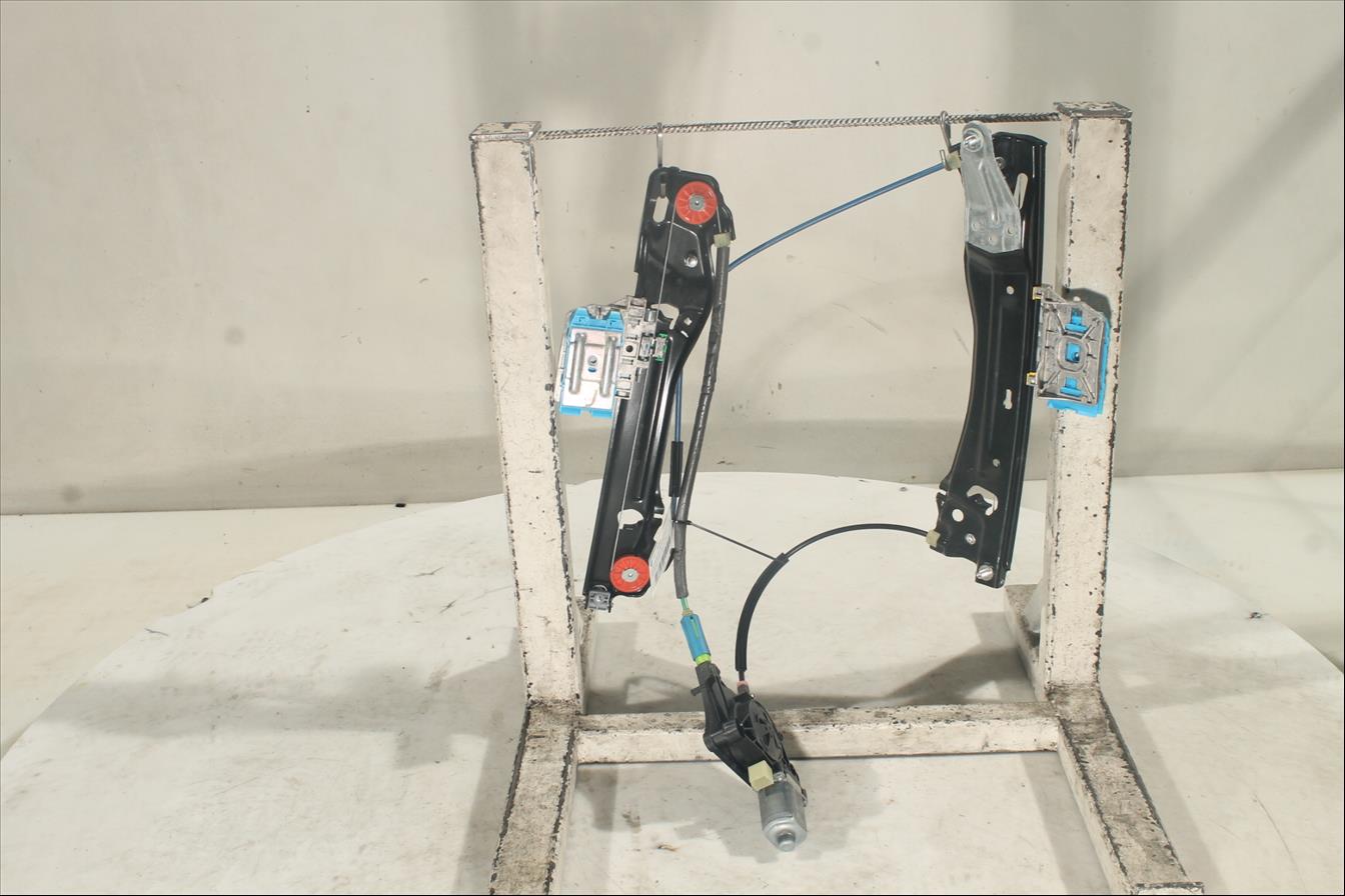 Elevalunas eléctrico puerta Tra. Der.