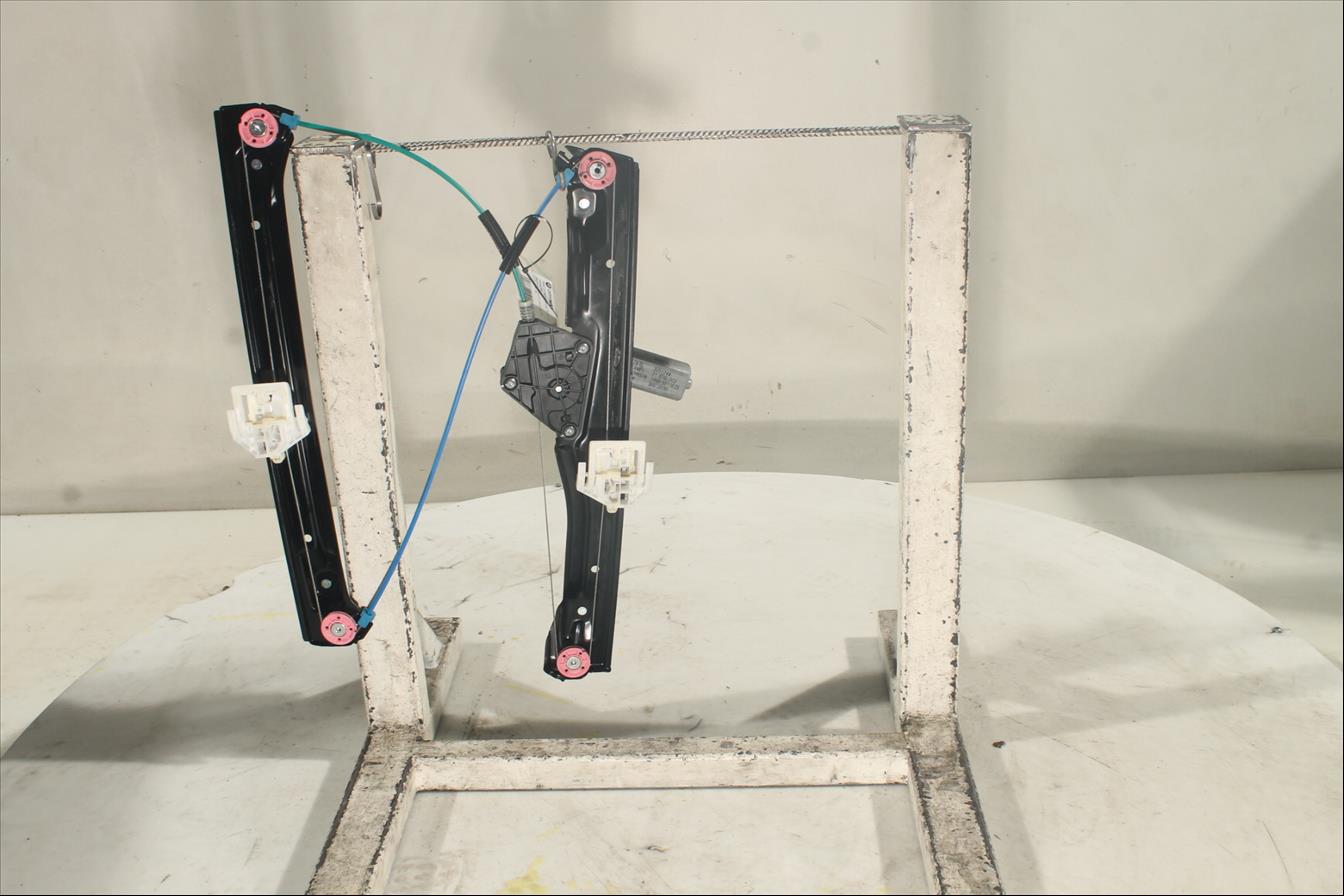 Elevalunas eléctrico puerta Del. Der.