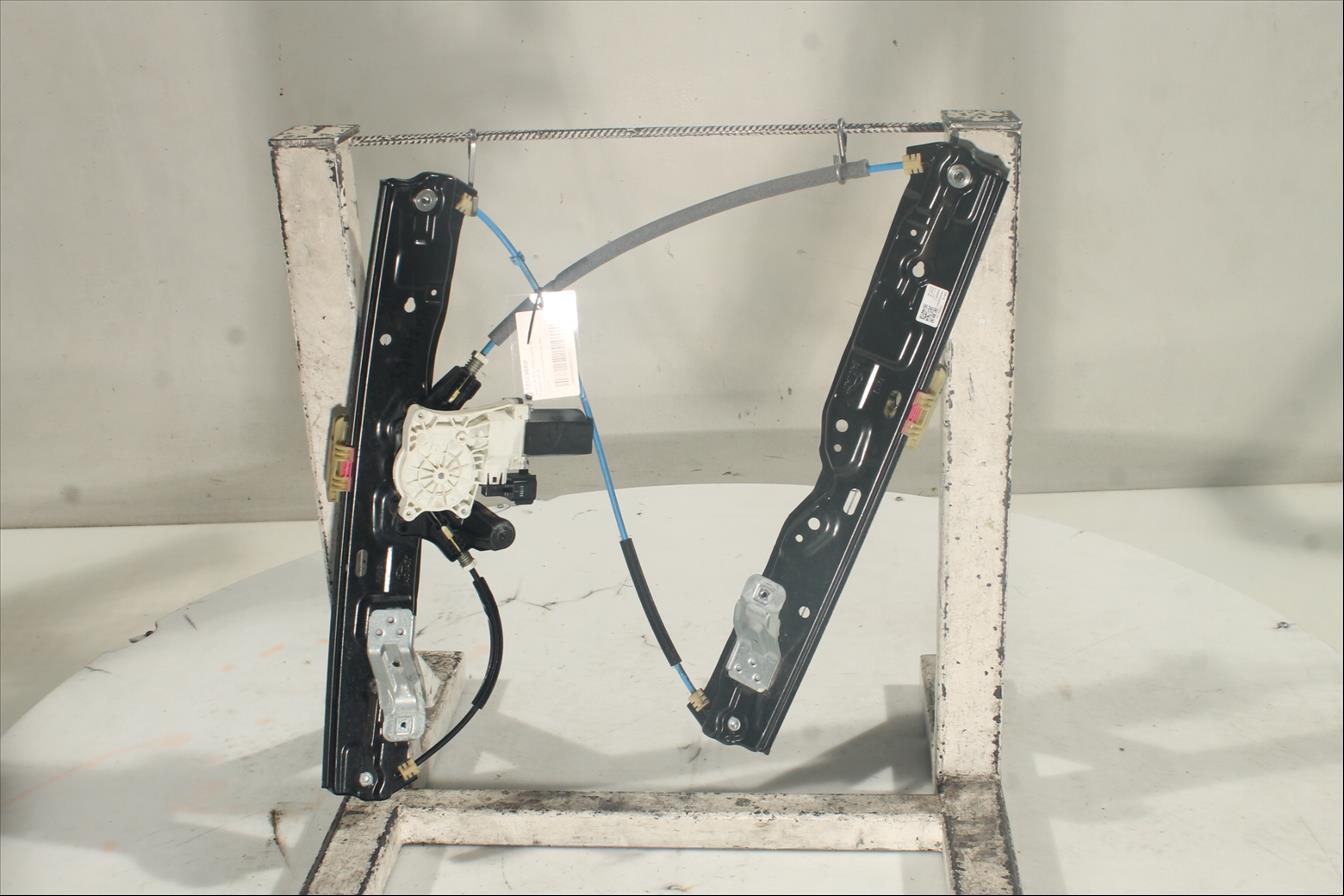 Elevalunas eléctrico puerta Del. Der.