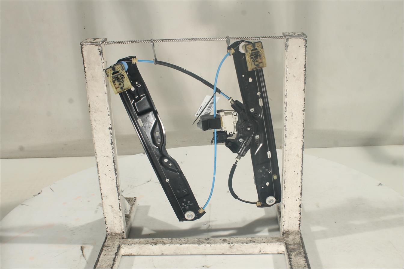 Elevalunas eléctrico puerta Tra. Der.