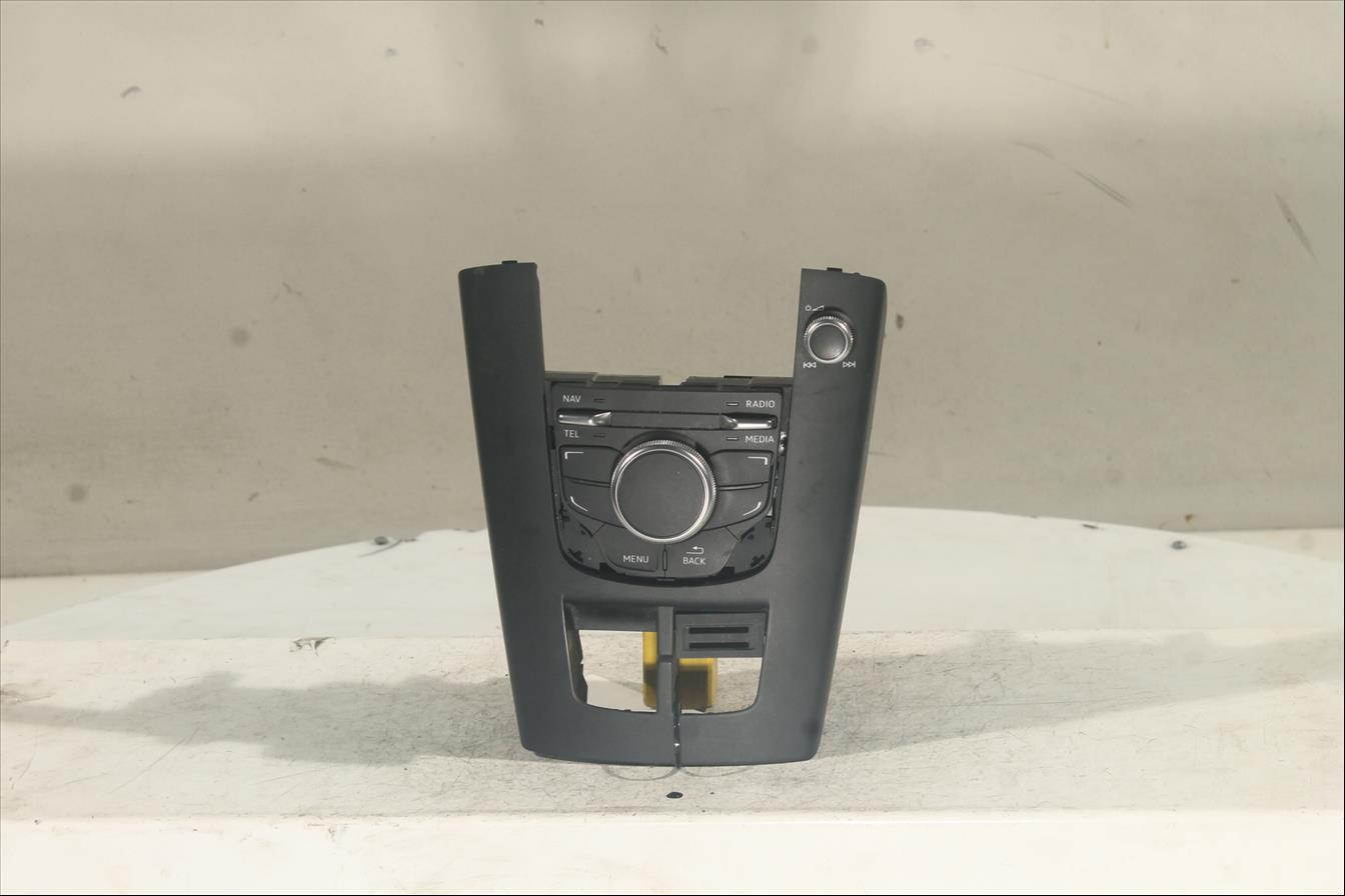 Mando control pantalla informacion