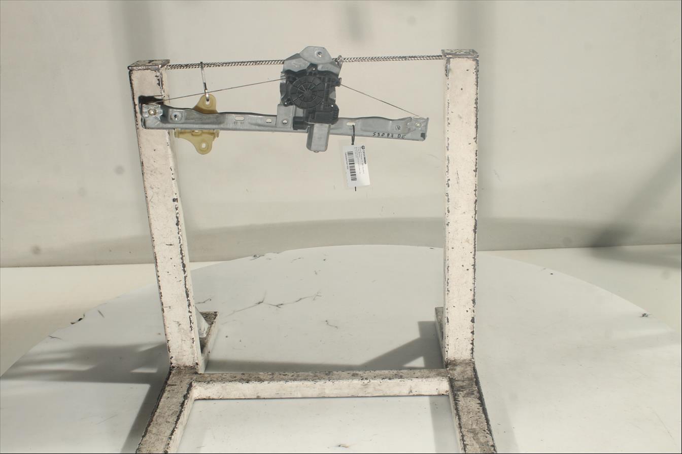 Elevalunas eléctrico puerta Del. Der.