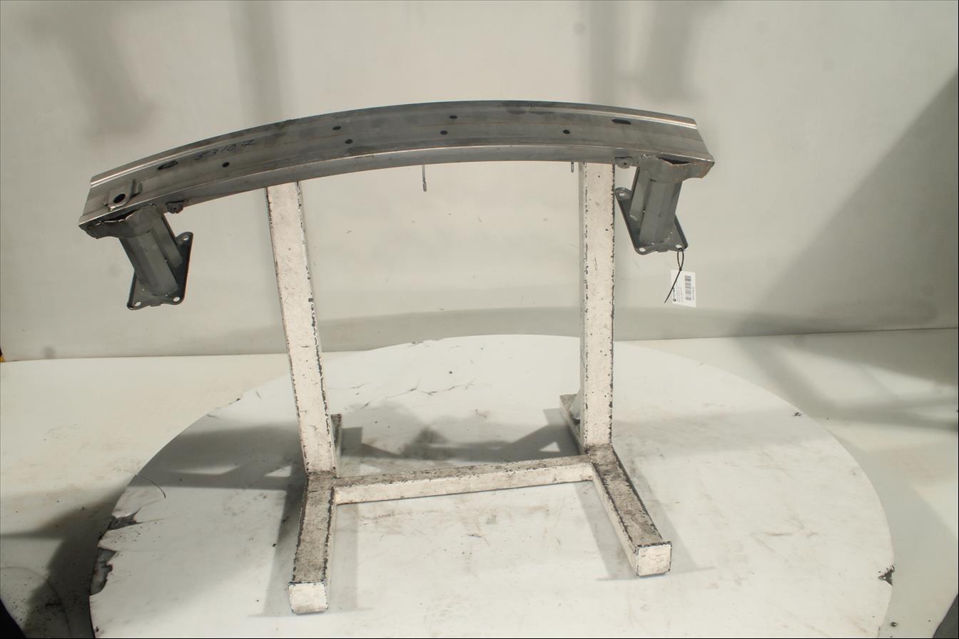 Traviesa paragolpes Del.