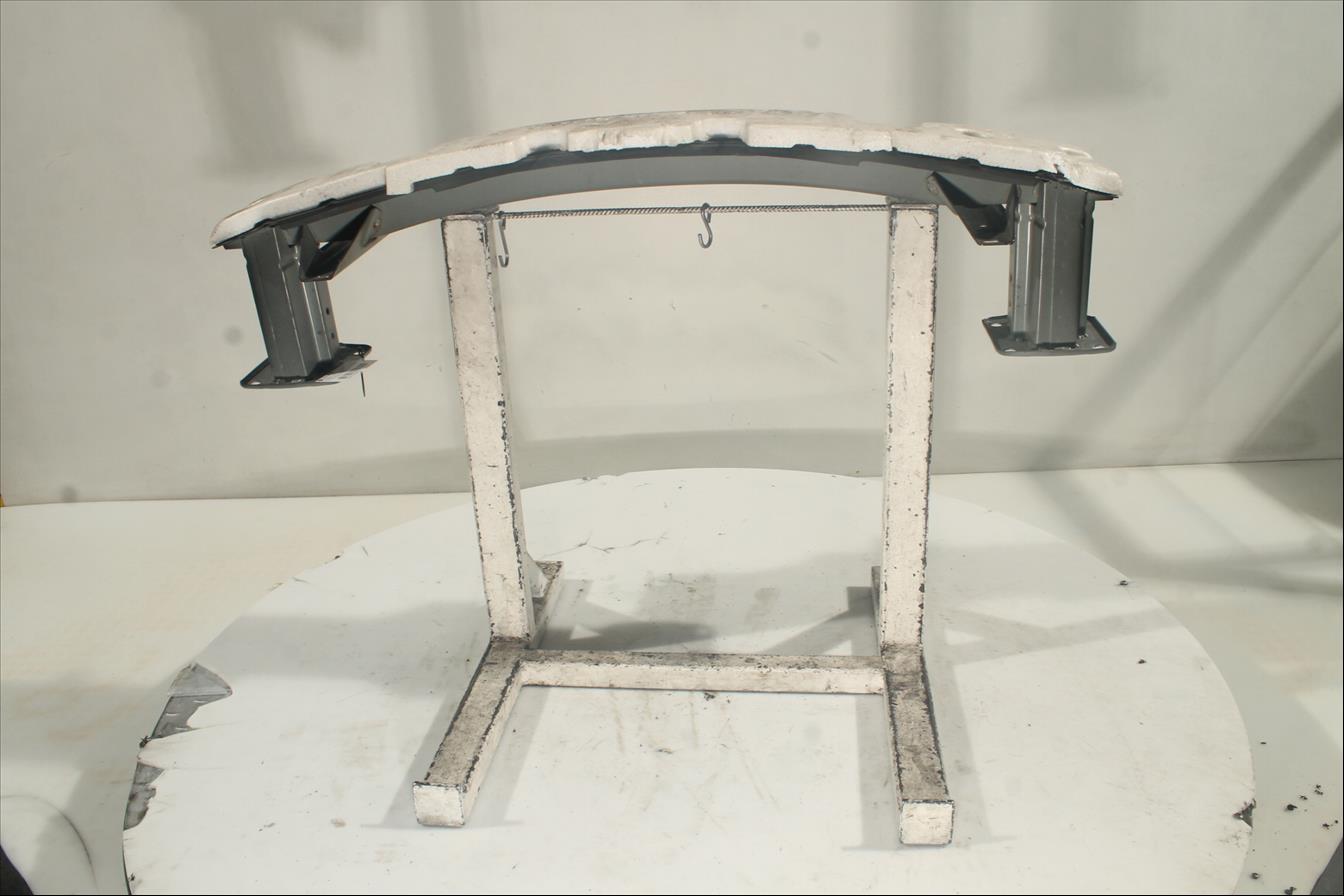 Traviesa paragolpes Del.