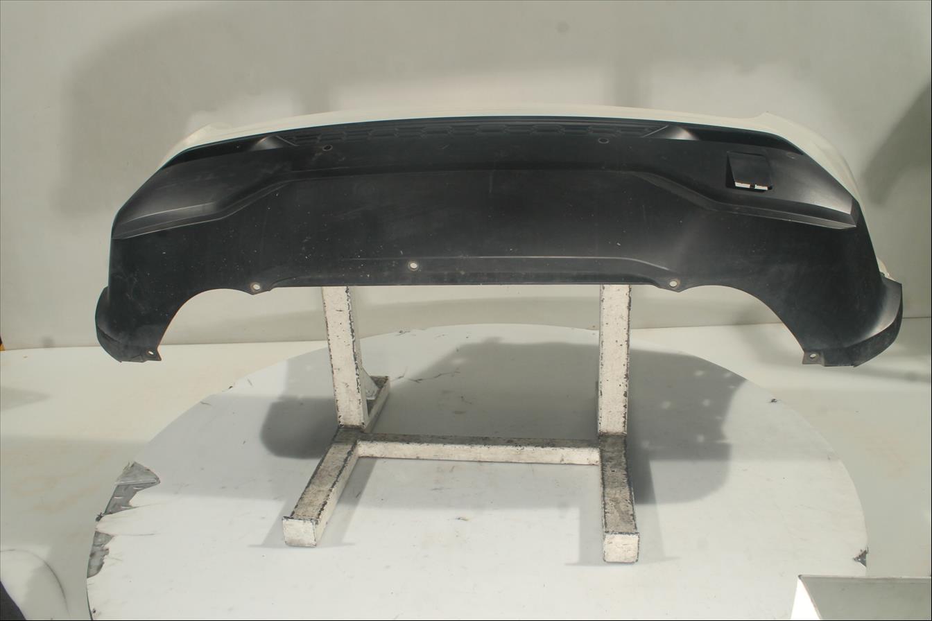 Paragolpes Tra.
