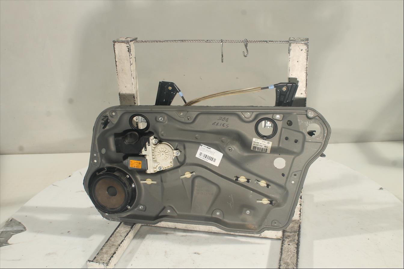 Elevalunas eléctrico puerta Del. Der.