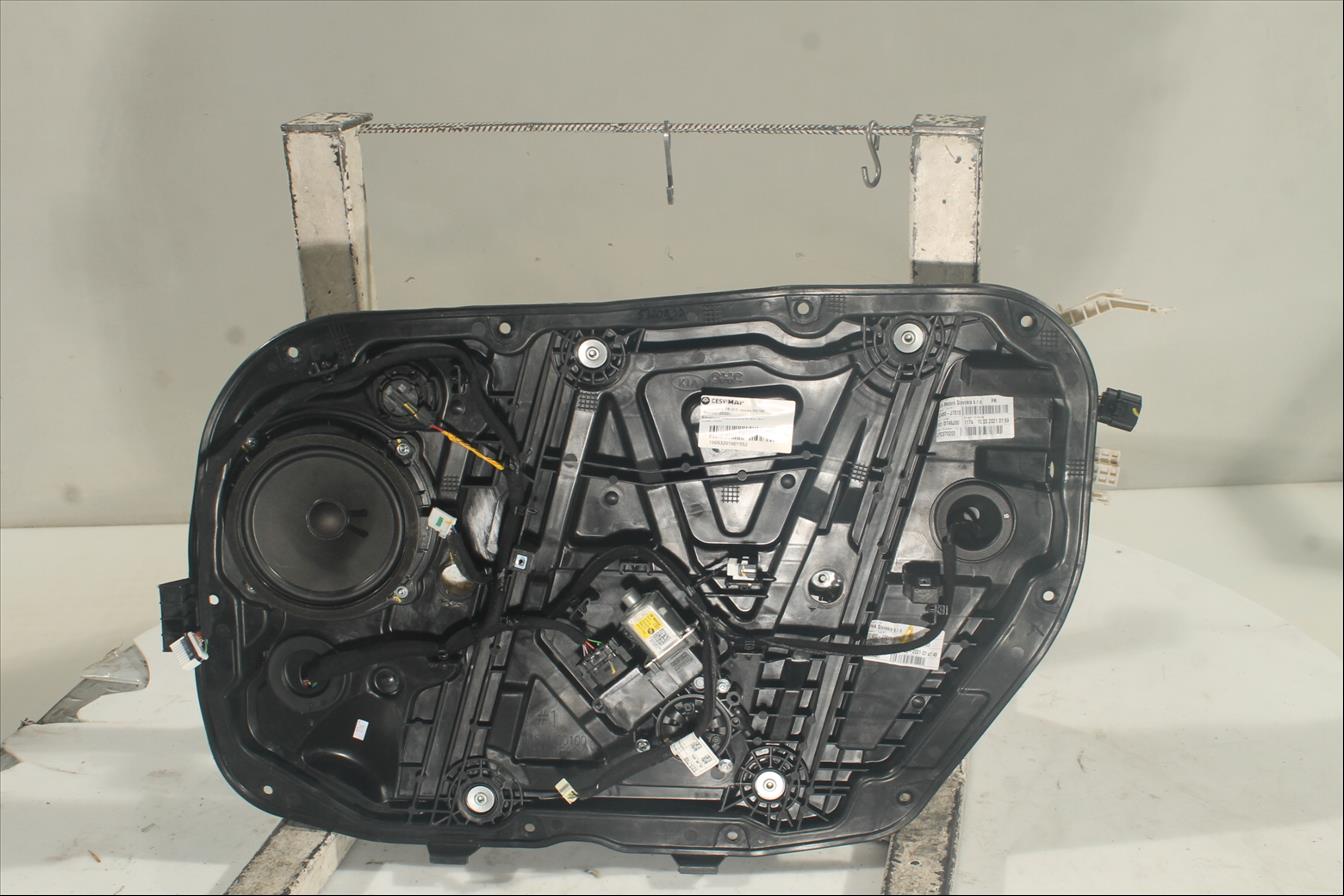 Elevalunas eléctrico puerta Del. Der.