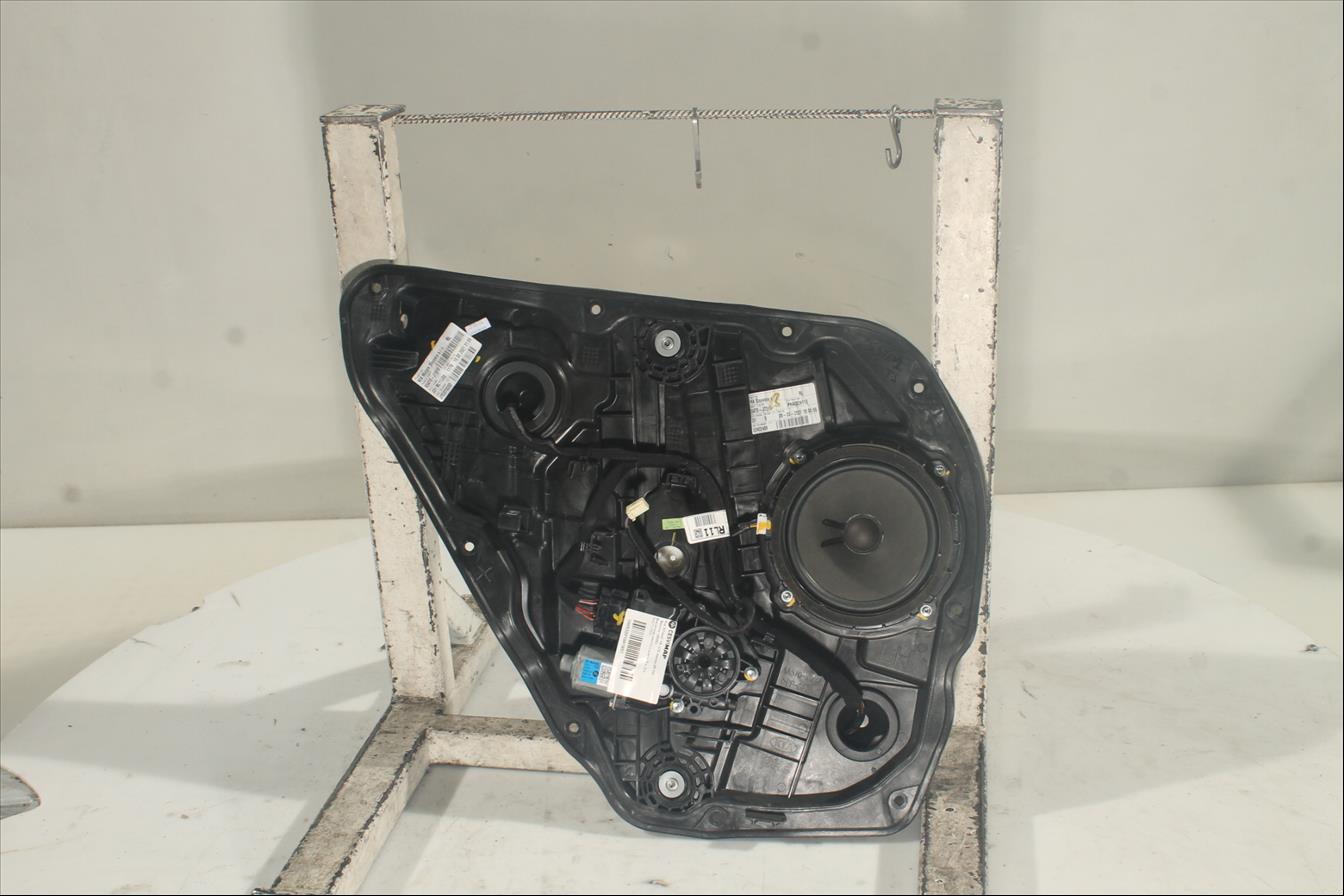 Elevalunas eléctrico puerta Tra. Izq.